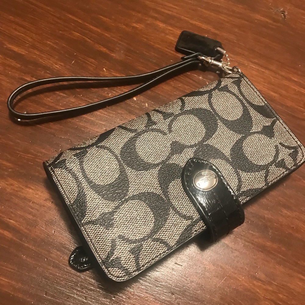 Authentic Coach snap close wallet